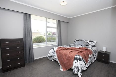 Photo of property in 3 Church Street, Winton, 9720