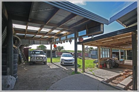 Photo of property in 11 Anga Street, Tangimoana, 4822