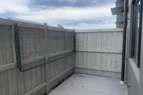 Photo of property in 2/18 Paraone Crescent, Takanini, 2112