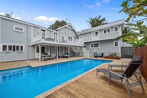 Photo of property in 30 Maritime Terrace, Birkenhead, Auckland, 0626