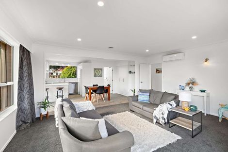 Photo of property in 31 Humphrey Kemp Avenue, Henderson, Auckland, 0612