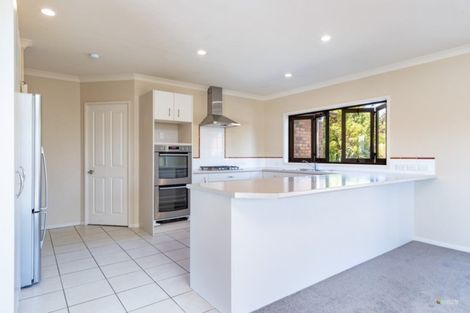 Photo of property in 70 Mount Marua Way, Timberlea, Upper Hutt, 5018