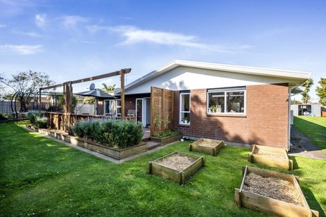 Photo of property in 11 Matai Place, Hawera, 4610