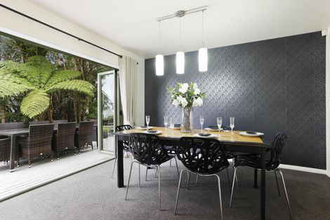 Photo of property in 31 Turanga Road, Henderson Valley, Auckland, 0612