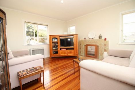 Photo of property in 1/37 South Lynn Road, Titirangi, Auckland, 0604