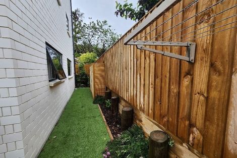 Photo of property in 11/22 Yeovil Road, Te Atatu Peninsula, Auckland, 0610