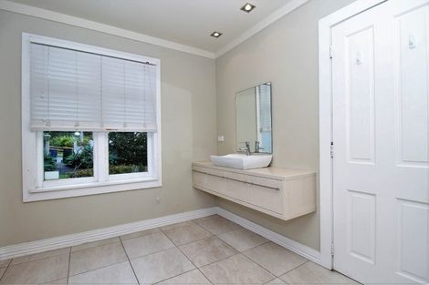 Photo of property in 9 Awanui Street, Birkenhead, Auckland, 0626