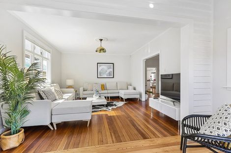 Photo of property in 99 The Parade, Island Bay, Wellington, 6023