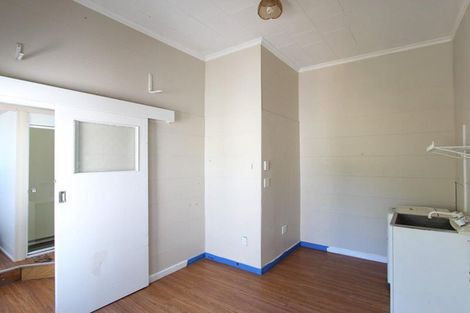 Photo of property in 32 Adderley Terrace, Ravensbourne, Dunedin, 9022