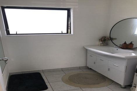 Photo of property in 79 Vipond Road, Stanmore Bay, Whangaparaoa, 0932