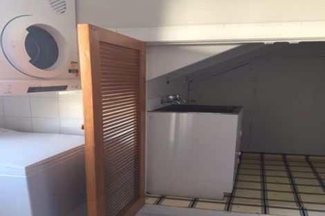 Photo of property in 7a Hawker Street, Mount Victoria, Wellington, 6011