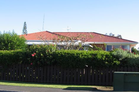 Photo of property in 20a Edward Avenue, Orewa, 0931