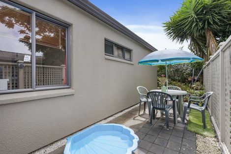 Photo of property in 10/17 Neta Grove, Henderson, Auckland, 0612