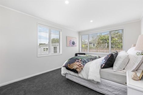 Photo of property in 18 Village Way, Ardmore, Papakura, 2582