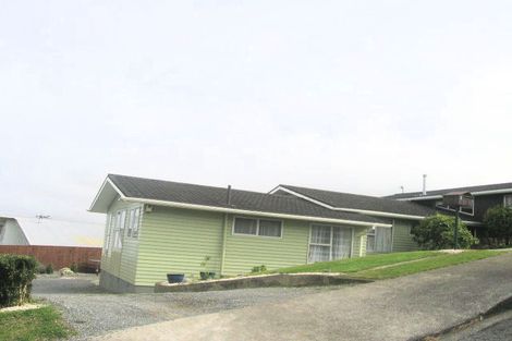 Photo of property in 2 Honeysuckle Grove, Maungaraki, Lower Hutt, 5010
