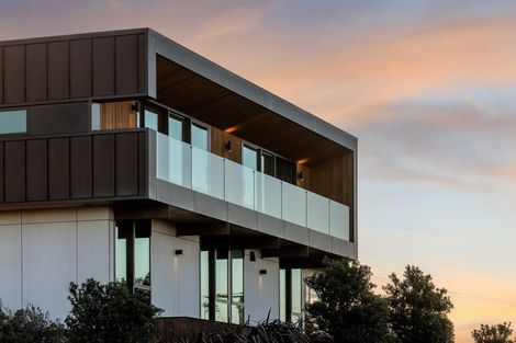 Photo of property in 320 Marine Parade, New Brighton, Christchurch, 8061