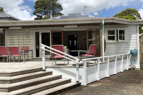 Photo of property in 19 Richmond Road, Brixton, New Plymouth, 4373