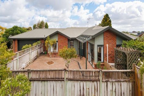 Photo of property in 127 Summerhill Drive, Fitzherbert, Palmerston North, 4410