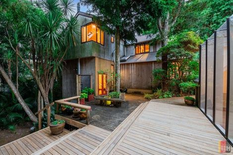 Photo of property in 14 Kingsclere Place, Goodwood Heights, Auckland, 2105