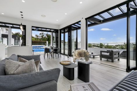 Photo of property in 35 Palmer Crescent, Mission Bay, Auckland, 1071