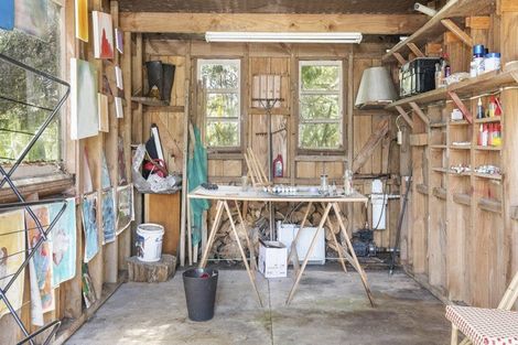 Photo of property in 4 Log Race Road, Piha, New Lynn, 0772