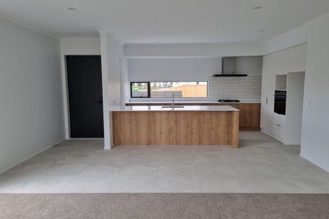 Photo of property in 31a Cambie Avenue, Red Beach, 0932