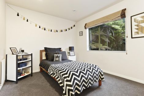 Photo of property in 31 Turanga Road, Henderson Valley, Auckland, 0612