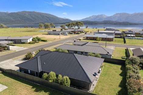 Photo of property in 28 Rodeo Drive, Te Anau, 9600