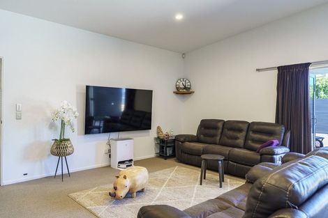 Photo of property in 7a Chester Place, Taradale, Napier, 4112