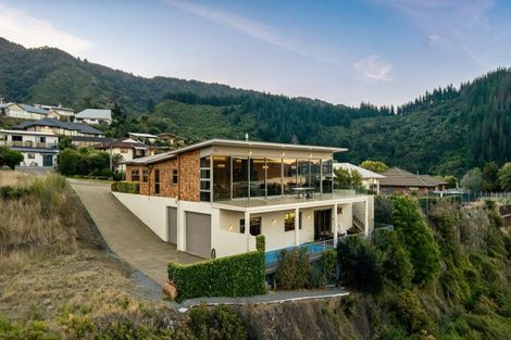 Photo of property in 26 Gravesend Place, Picton, 7220