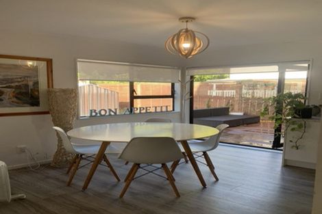 Photo of property in 2/11 Emery Grove, Bayview, Auckland, 0629