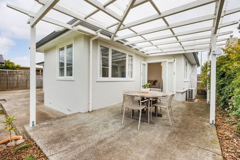 Photo of property in 37 Waterloo Crescent, Hokowhitu, Palmerston North, 4410