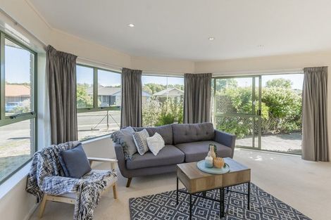 Photo of property in 102 Makarini Street, Paraparaumu, 5032