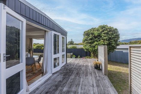 Photo of property in 29 Titoki Road, Waikanae Beach, Waikanae, 5036
