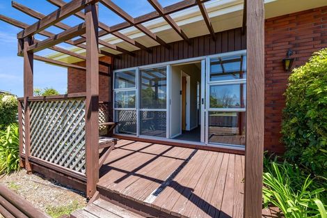 Photo of property in 8 Kennedy Place, Merrilands, New Plymouth, 4312