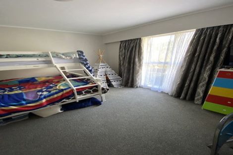 Photo of property in 30 Deller Grove, Silverstream, Upper Hutt, 5019