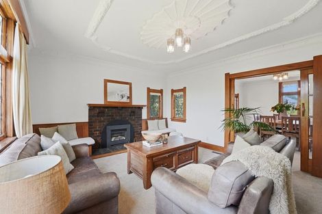 Photo of property in 6 Ridge Lane, New Plymouth, 4310