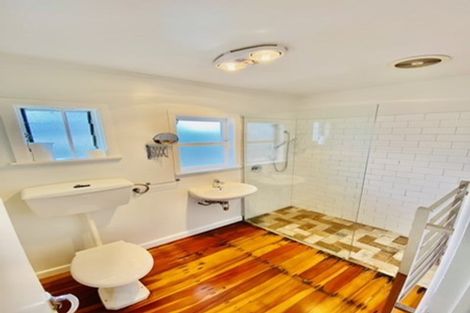 Photo of property in 11 Hikurangi Street, Te Atatu Peninsula, Auckland, 0610