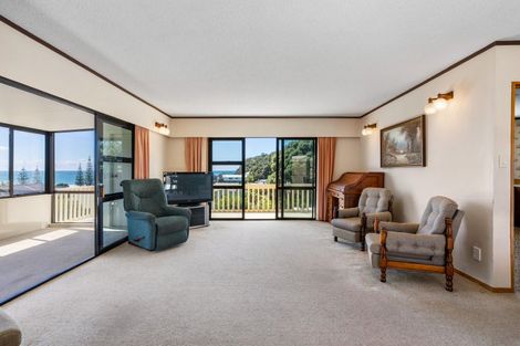 Photo of property in 101 Titiro Place, Onemana, Whangamata, 3691