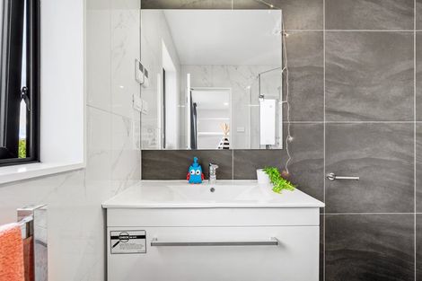 Photo of property in 1 Crompton Place, Orewa, 0931