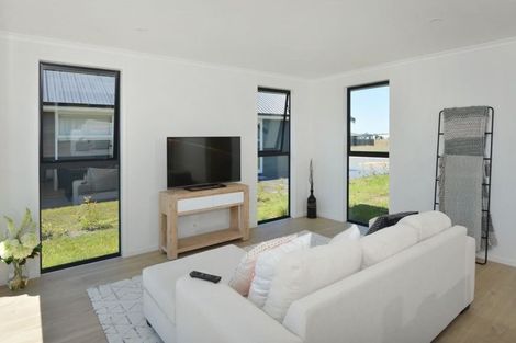 Photo of property in 62 Stace Hopper Drive, One Tree Point, 0118