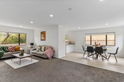 Photo of property in 15 Ali Place, Ranui, Auckland, 0612