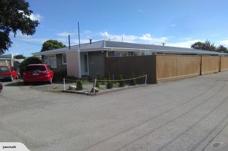 Photo of property in 4/9 Curletts Road, Sockburn, Christchurch, 8042