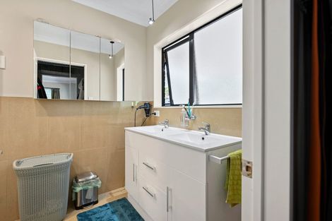 Photo of property in 6 Fencourt Place, Rototuna North, Hamilton, 3210