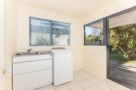 Photo of property in 5 Saint Elizabeth Heights, Normandale, Lower Hutt, 5010