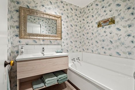 Photo of property in 4 Elva Dawson Place, Arrowtown, 9302