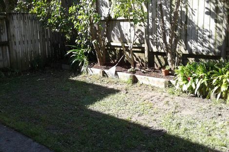 Photo of property in 12 Barnea Circle, Glen Eden, Auckland, 0602