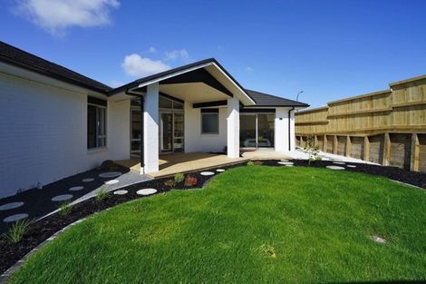 Photo of property in 1 Paiaka Place, Rototuna North, Hamilton, 3210