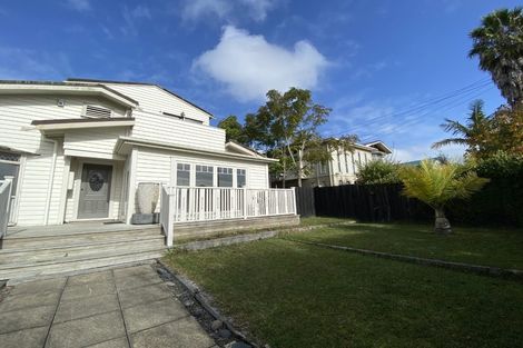 Photo of property in 6 Riro Street, Point Chevalier, Auckland, 1022