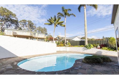 Photo of property in 241a Golf Road, Titirangi, Auckland, 0604